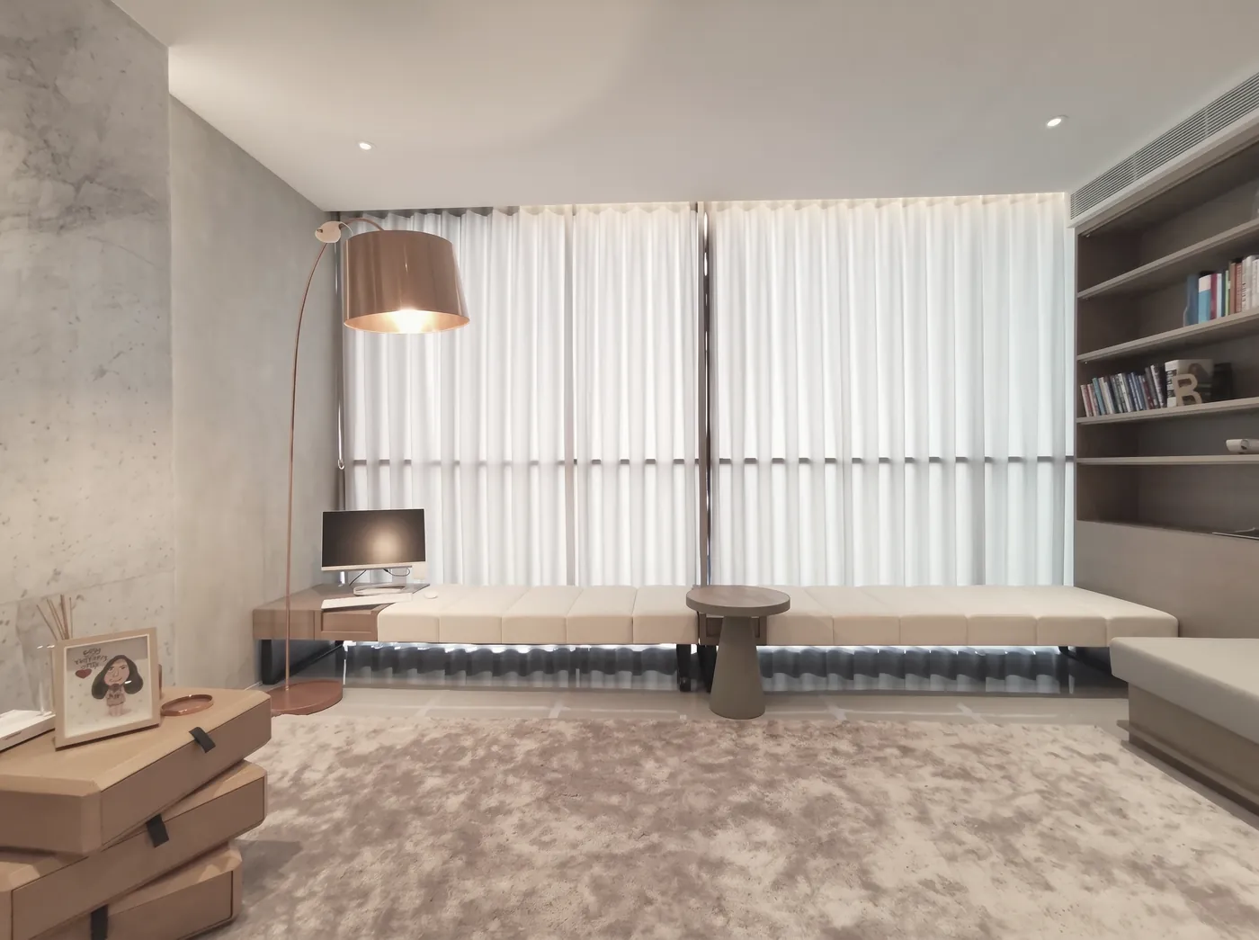 Study, wave curtain wall to wall